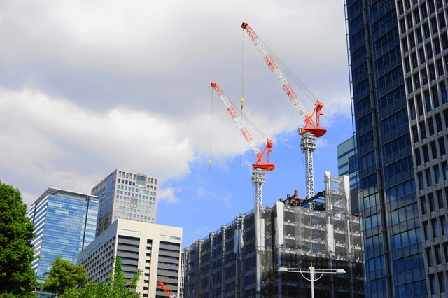 建設現場高所クレーン